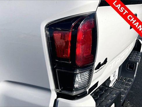 Used 2020 Toyota Tacoma TRD Pro image 31