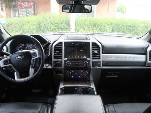 Used 2018 Ford F250 Lariat w/ Lariat Ultimate Package AWD/4WD image 25