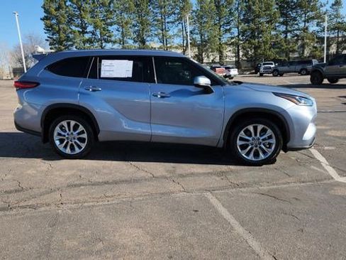 Used 2020 Toyota Highlander Limited image 18
