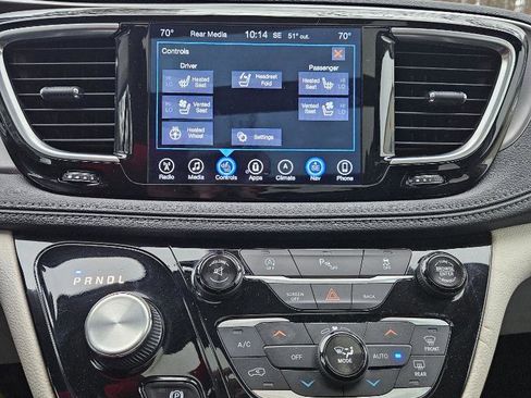 Used 2017 Chrysler Pacifica Limited image 29