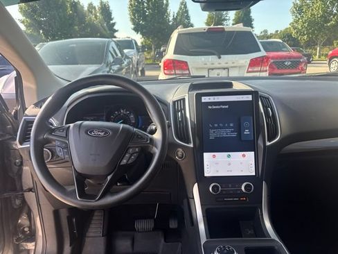 Used 2024 Ford Edge SE w/ Black Appearance Package AWD/4WD image 11