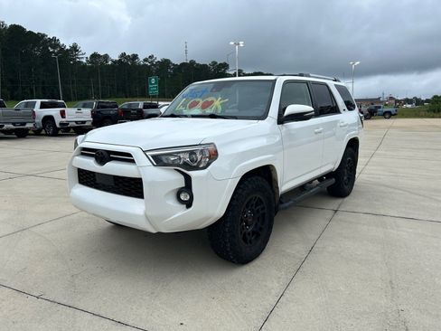 Used 2021 Toyota 4Runner SR5 Premium w/ Moonroof Package AWD/4WD image 1