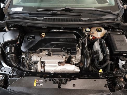 Used 2019 Chevrolet Cruze LT image 18