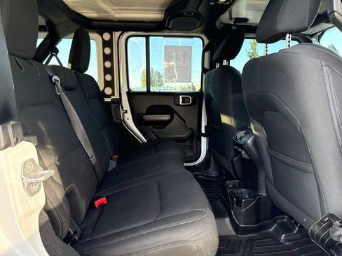 Used 2018 Jeep Wrangler Unlimited Sport S AWD/4WD image 12