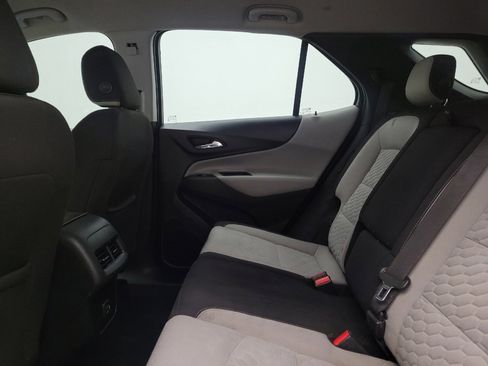 Used 2020 Chevrolet Equinox LS image 18