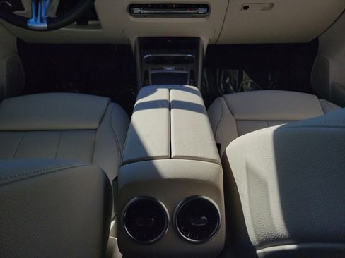 Certified 2025 Mercedes-Benz GLA 250 image 9