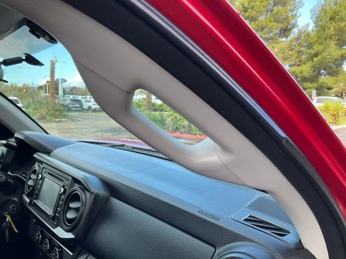 Used 2016 Toyota Tacoma SR5 image 22