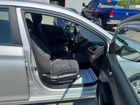 Used 2018 Hyundai Accent SE FWD image 9