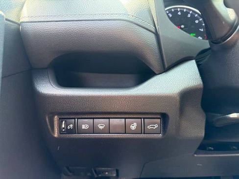 Used 2019 Toyota RAV4 XLE w/ Convenience Package AWD/4WD image 13