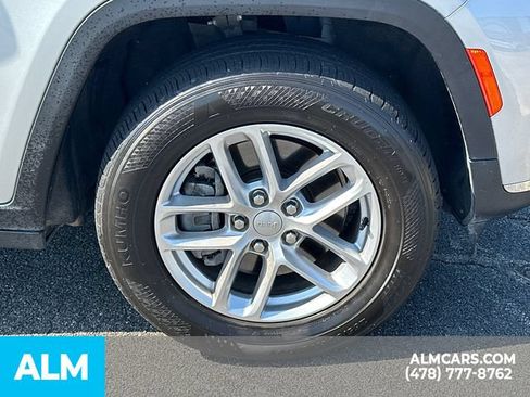 Used 2021 Jeep Grand Cherokee L Laredo w/ Luxury Tech Group I AWD/4WD image 14