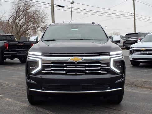 New 2026 Chevrolet Suburban Premier w/ Sun And Tow Package AWD/4WD image 2