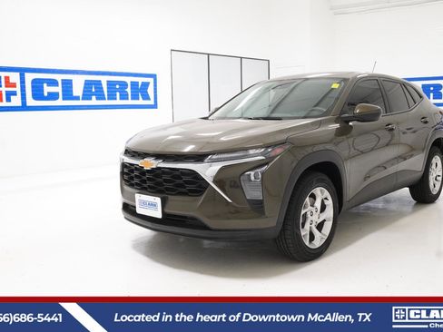 Used 2024 Chevrolet Trax LS w/ LS Convenience Package FWD image 1