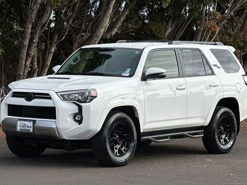 Used 2023 Toyota 4Runner TRD Off-Road Premium image 8