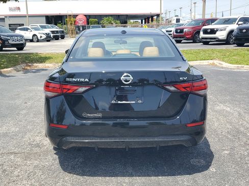 Certified 2022 Nissan Sentra SV w/ SV Premium Package FWD image 5