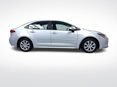 Used 2021 Toyota Corolla LE image 10