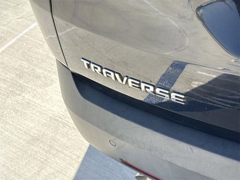 Used 2023 Chevrolet Traverse LT image 28