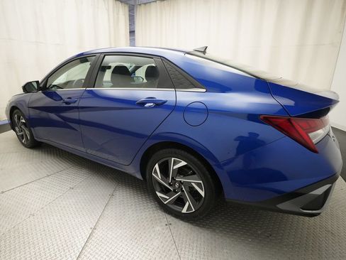 Used 2024 Hyundai Elantra Limited FWD image 32