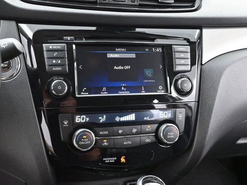 Used 2020 Nissan Rogue Sport SV w/ Technology Package FWD image 19