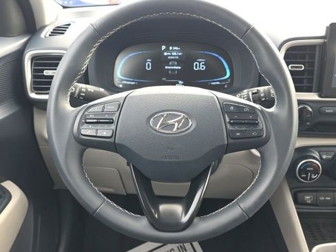 Used 2026 Hyundai Venue SEL image 9