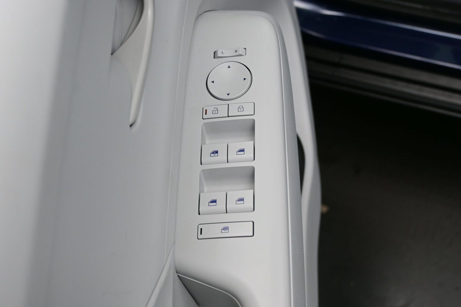 Certified 2025 Hyundai Kona SEL AWD/4WD image 10