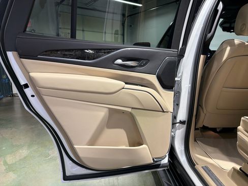 Used 2023 Cadillac Escalade Premium Luxury image 25