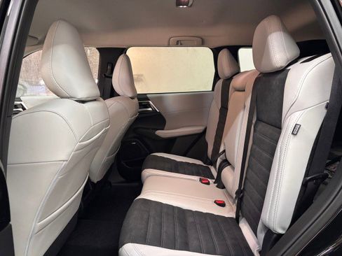 New 2025 Mitsubishi Outlander SE image 21