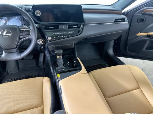 Used 2025 Lexus ES 300h w/ Premium Package FWD image 19