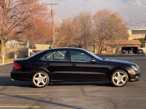 Used 2007 Mercedes-Benz E 350 4MATIC Sedan image 4
