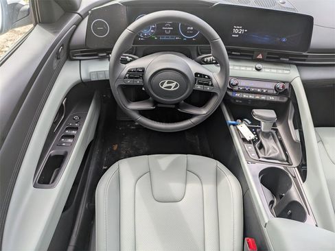 New 2025 Hyundai Elantra Limited image 14