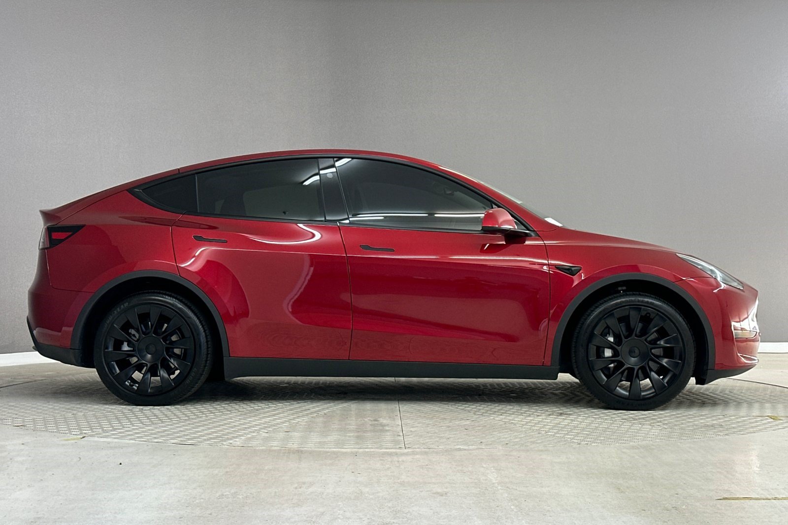 Used 2024 Tesla Model Y Long Range AWD/4WD image 8