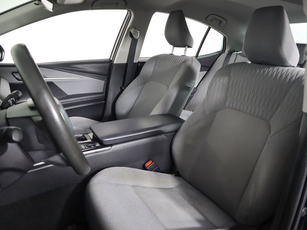 Used 2025 Toyota Camry LE AWD/4WD image 26