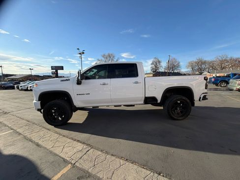 Used 2021 Chevrolet Silverado 2500 High Country w/ Z71 Off-Road Package image 8