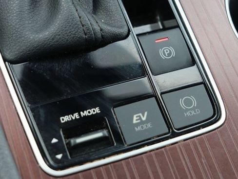 Used 2023 Toyota Sienna XLE image 17