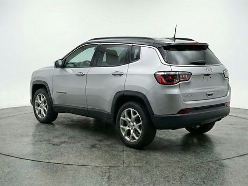 Used 2025 Jeep Compass Limited AWD/4WD image 6