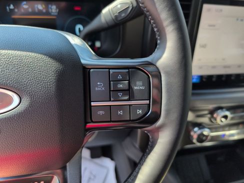 New 2026 Ford F350 Platinum w/ FX4 Off-Road Package image 32