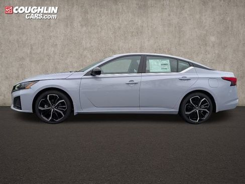 New 2025 Nissan Altima 2.5 SR w/ SR Premium Package image 5