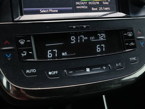 Used 2017 Toyota Avalon XLE w/ Carpet Mat Package FWD image 20