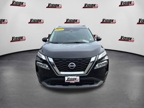 Used 2022 Nissan Rogue SV w/ SV Premium Package image 2