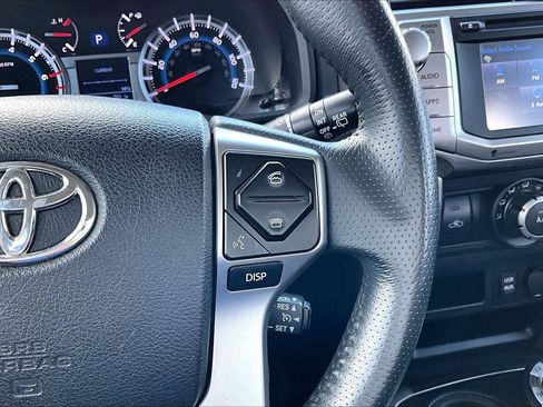 Used 2018 Toyota 4Runner SR5 AWD/4WD image 20