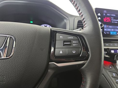 Used 2025 Honda Odyssey Sport-L image 17