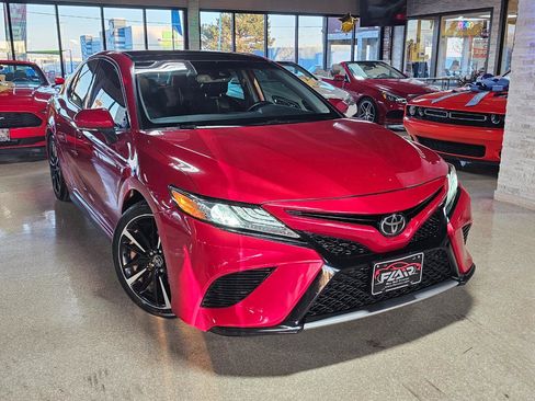 Used 2020 Toyota Camry XSE image 1