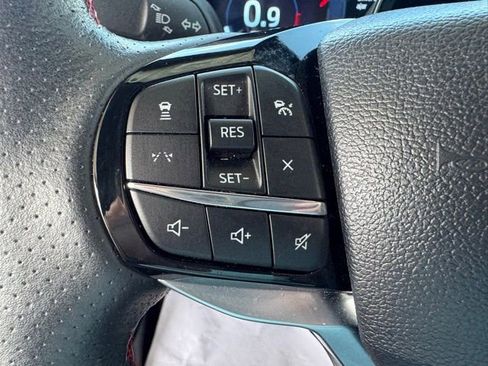 Used 2025 Ford Explorer ST-Line w/ ST-Line Street Pack image 16