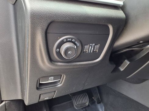 Used 2025 Jeep Grand Cherokee Limited w/ Black Appearance Package AWD/4WD image 14
