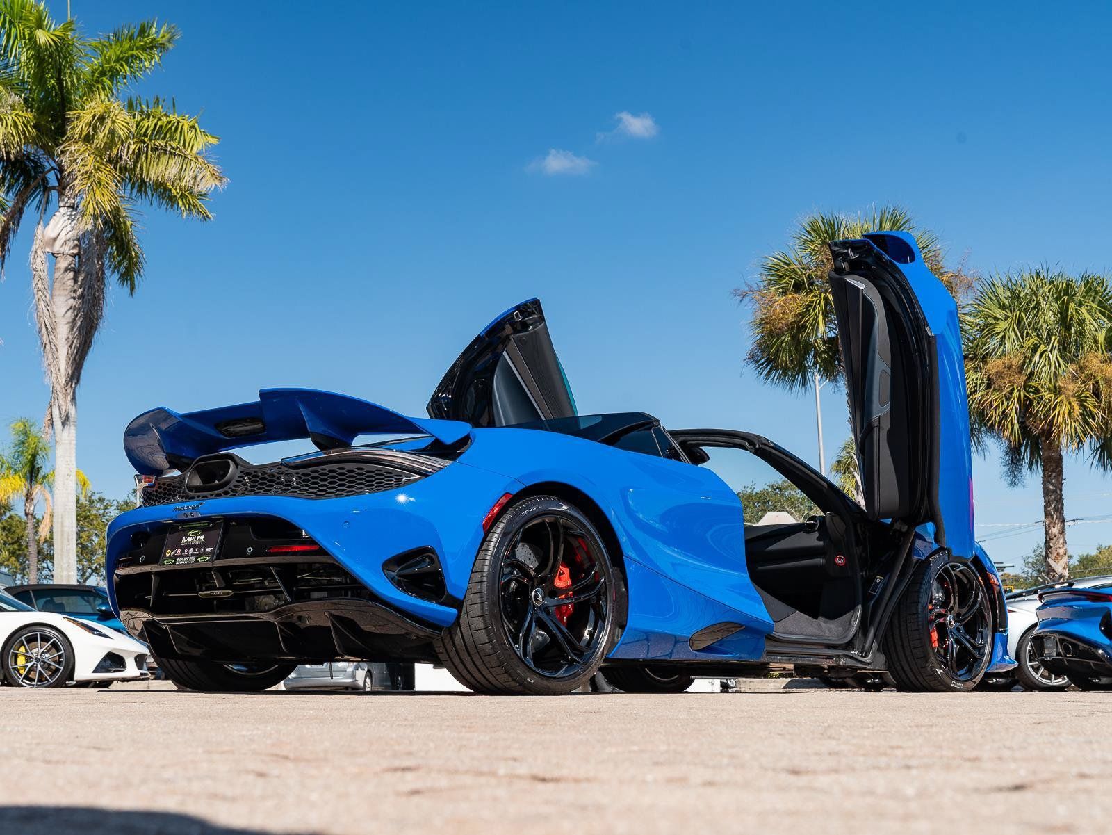 Used 2024 McLaren 750S Spider RWD image 3