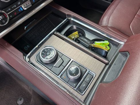 Used 2022 Ford Expedition Limited image 19