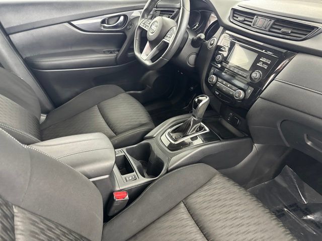Used 2017 Nissan Rogue SV AWD/4WD image 21