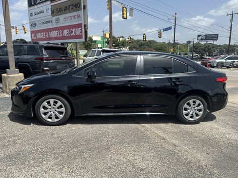 Used 2024 Toyota Corolla LE FWD image 6