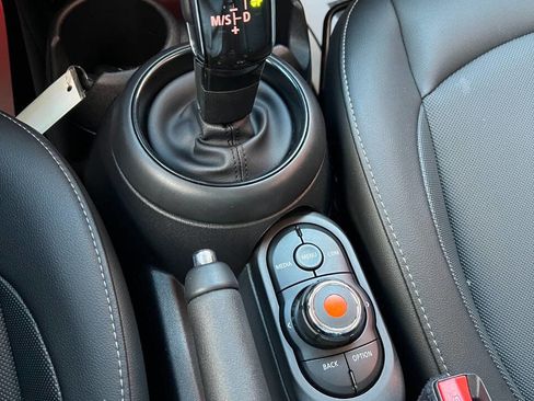 Used 2022 MINI Cooper 2-Door Hardtop image 18