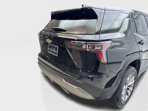 Used 2025 Chevrolet Equinox LT FWD image 18