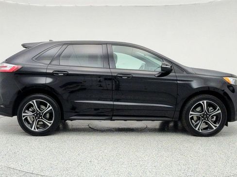Used 2023 Ford Edge ST image 4